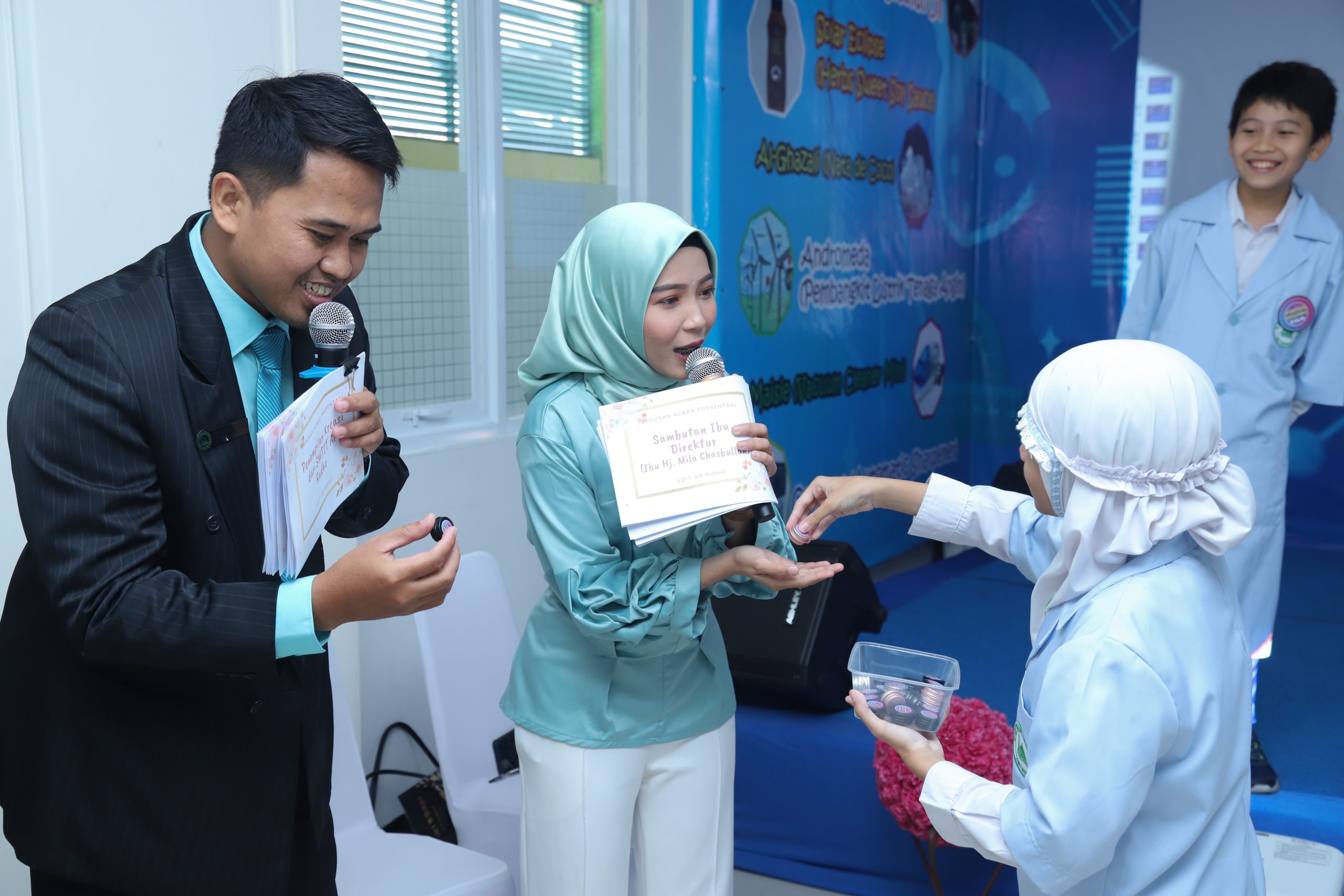 master of ceremony : wulandari wijaya